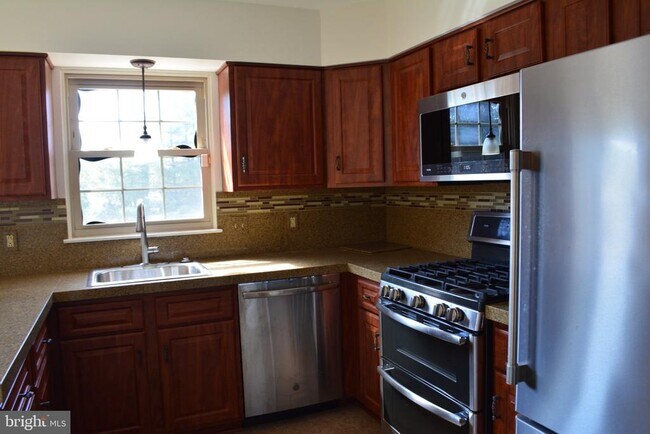 Foto del edificio - 1155 Bramblewood Ct