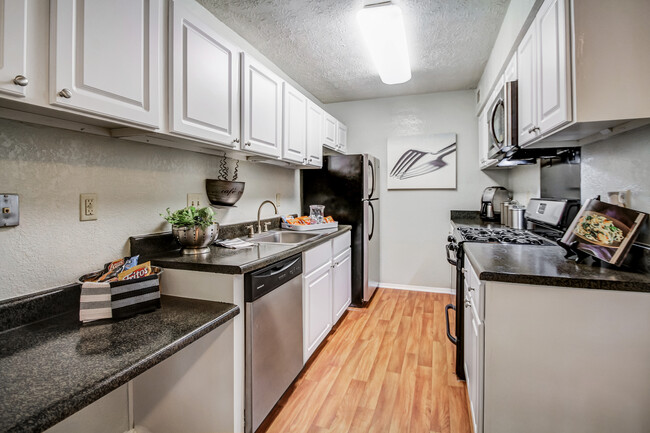 Kitchen - Dunwoody Crossing