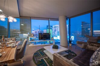Building Photo - 3722 S Las Vegas Blvd