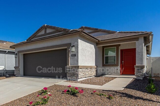 Building Photo - 2037 W Shelly Ave