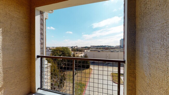 Interior Photo - Cool Springs at Frisco Bridges