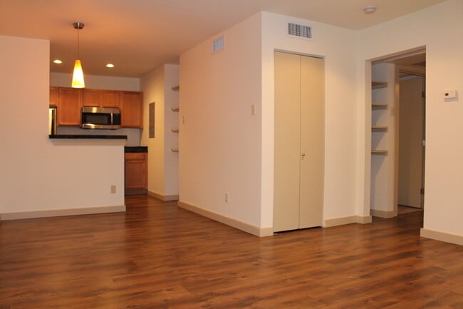 Building Photo - 209-E Eden at Avondale