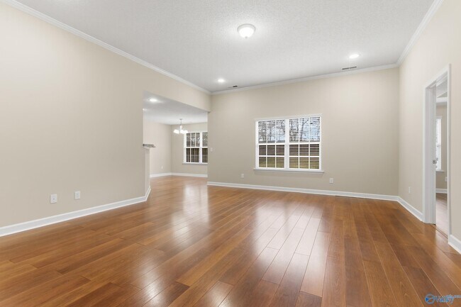 Building Photo - 124 Carillo Ln