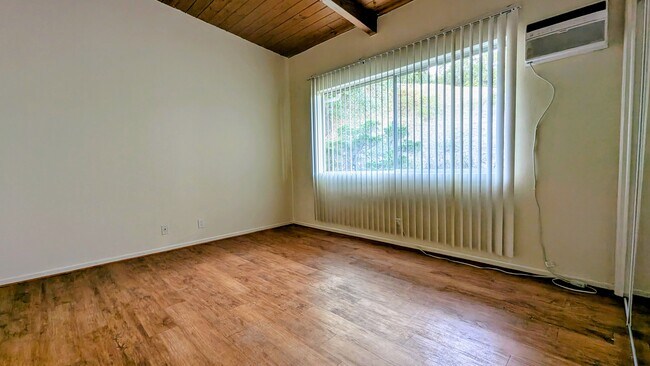 Dormitorio #304 - Mountain Shadow Apartments