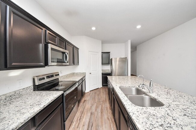 Building Photo - 1060 Fraser Fir Ln