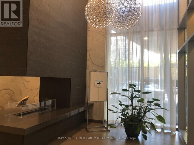 Photo du bâtiment - 5180 Yonge St