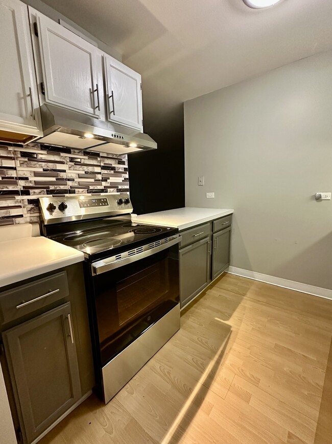 Building Photo - 3255 Kirchoff Rd