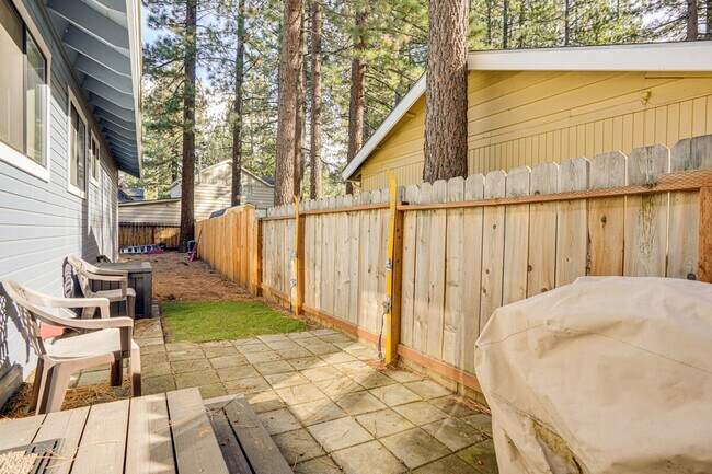 Foto del edificio - 2634 Pinter Ave