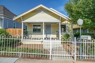 Building Photo - 314 N Alarcon St
