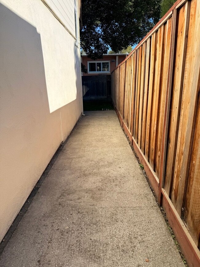 Photo - 4013-4015 Beresford Street Apartment