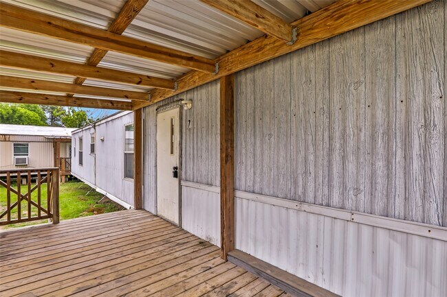 Building Photo - 10821 TX-150