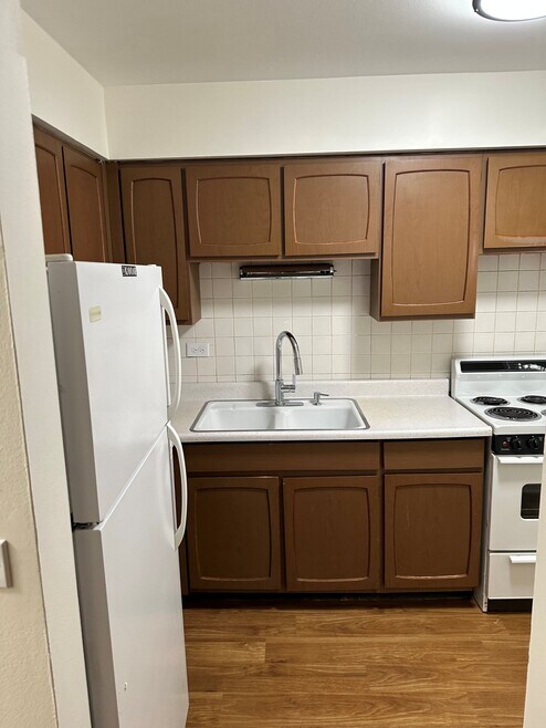 Building Photo - 420 W Aldine Ave