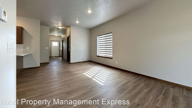 Building Photo - 3 br, 2.5 bath House - 6016 E Copper Pl