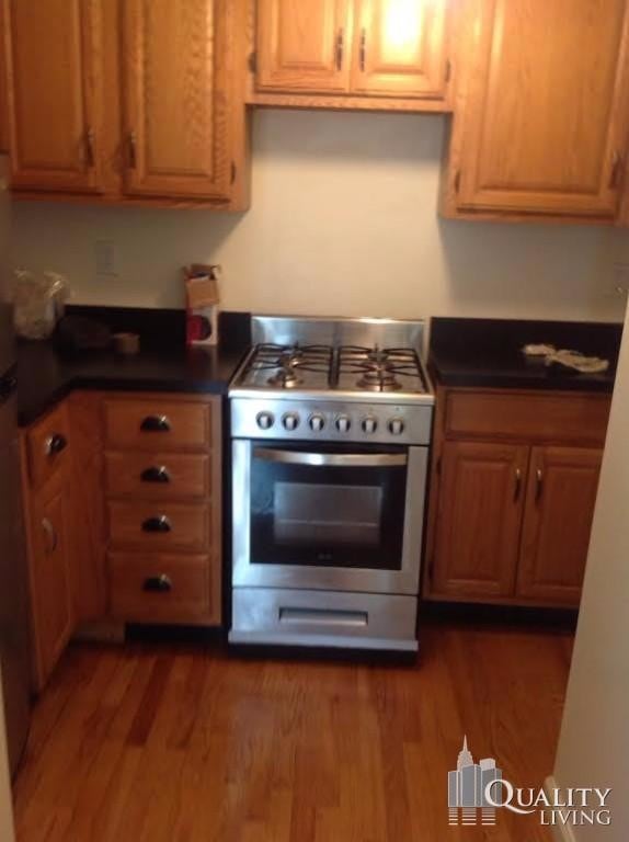 Building Photo - 317 W 88th St