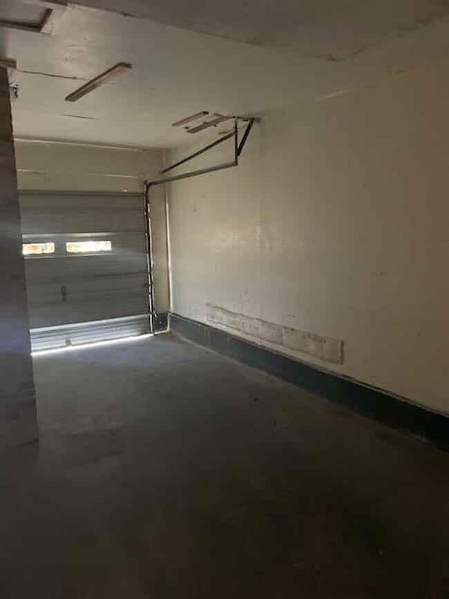 Building Photo - 2485 Cypress Dr