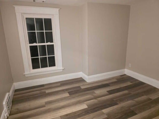 Building Photo - 1332 Poplar Pl