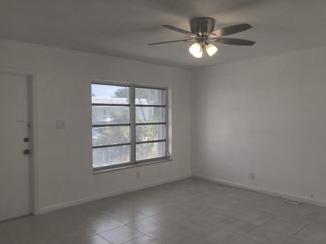 Foto del edificio - 8409 NW 59th Ct