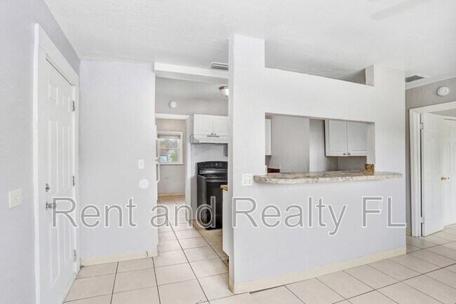 Foto del edificio - 827 Paris Ave S