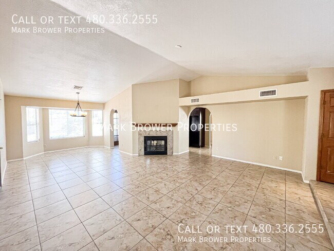 Building Photo - 807 E Aire Libre Ave