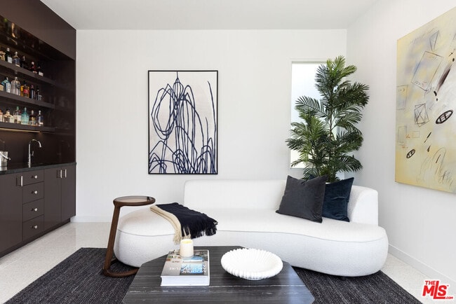 Building Photo - 1341 Sierra Alta Way