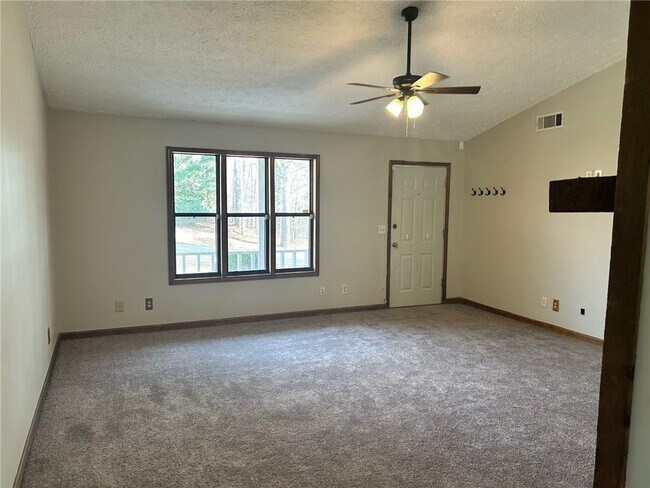 Foto del edificio - 343 Knollwood Ln