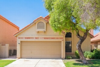 Building Photo - 876 N Terrace Rd