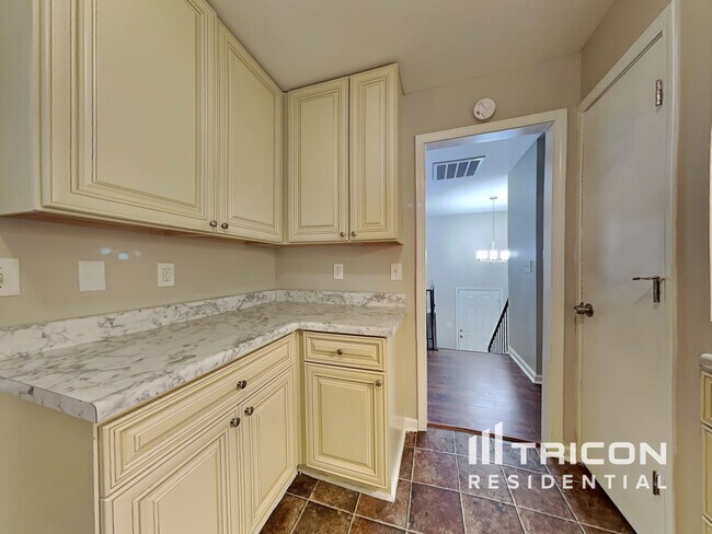 Foto del edificio - 3520 Rockfort Dr