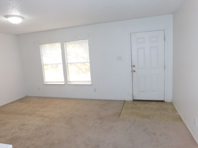 Foto del edificio - Beautifully maintained 3-bedroom, 2-bath home