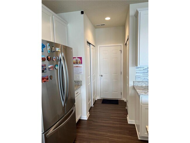 Foto del edificio - 7184 Walnut Grove Ln N
