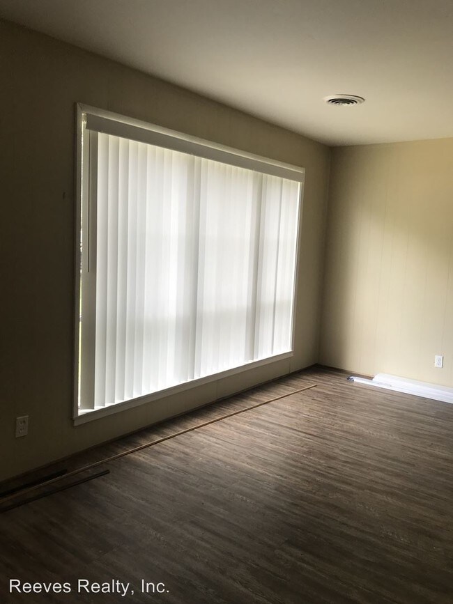 Foto del edificio - 4 br, 1.5 bath House - 2907 Halls Mill Rd.
