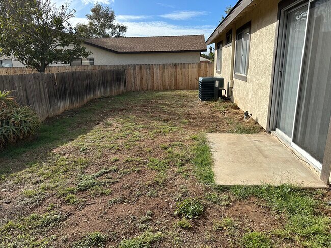 Foto del edificio - 1371 Marline Ave