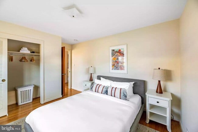 Foto del edificio - 4706 8th Rd S