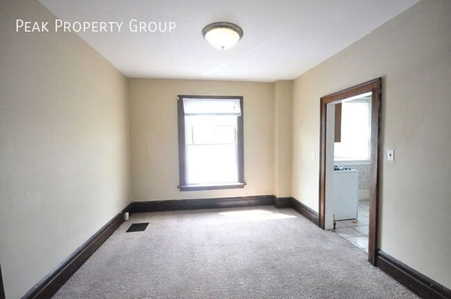 Building Photo - 173 E 11th Ave