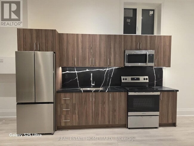 Building Photo - 11 Burke St