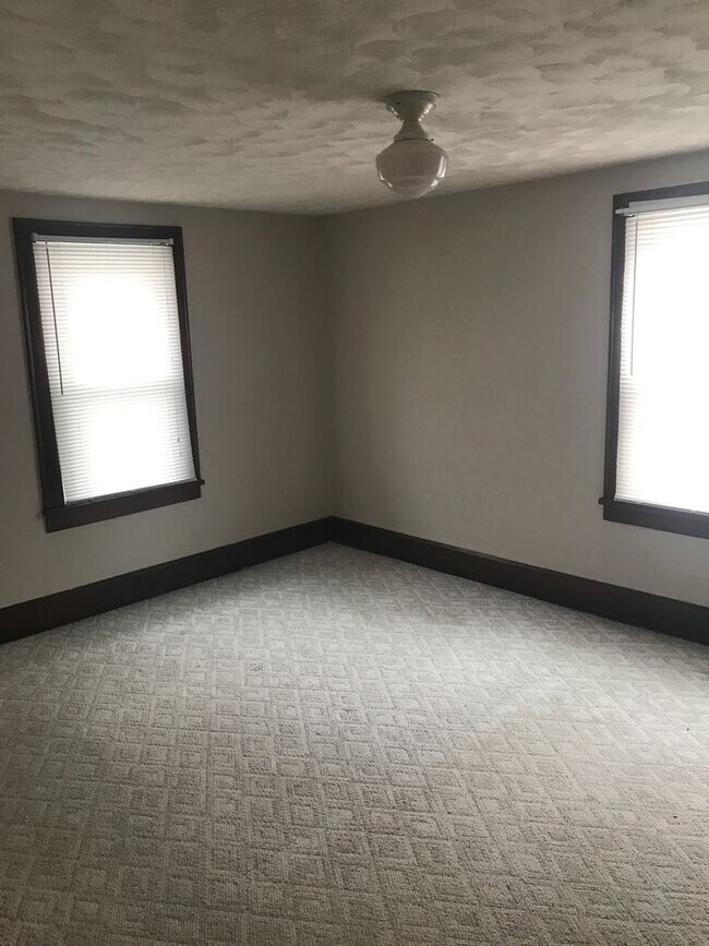 Foto del edificio - Updated 2 Bedroom NW Canton House for Rent