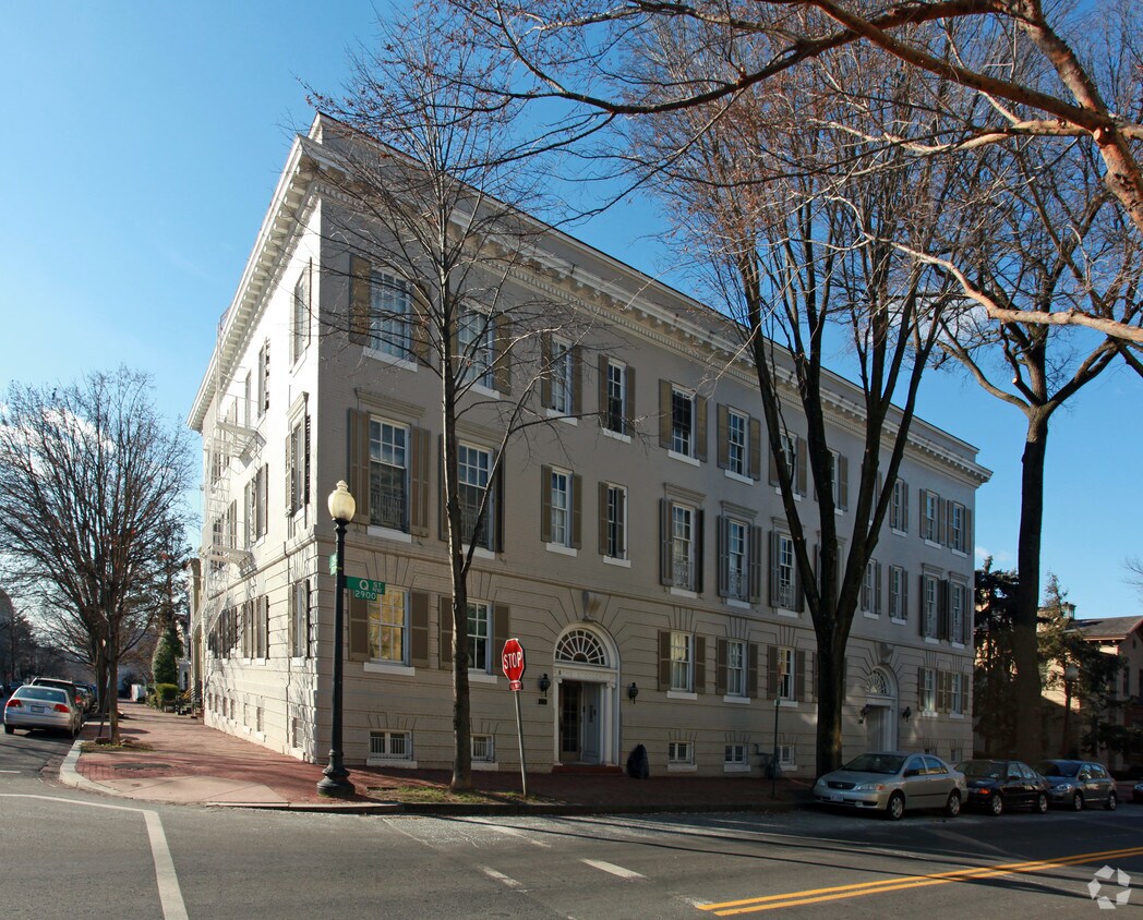 Primary Photo - 2900 Q St NW