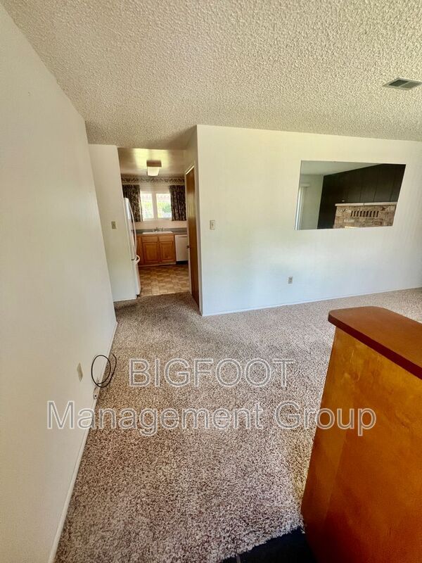 Foto del edificio - 723 Cherry Avenue