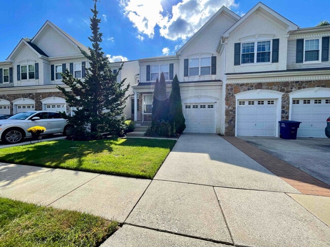 Photo - 53 Ross Way Townhome