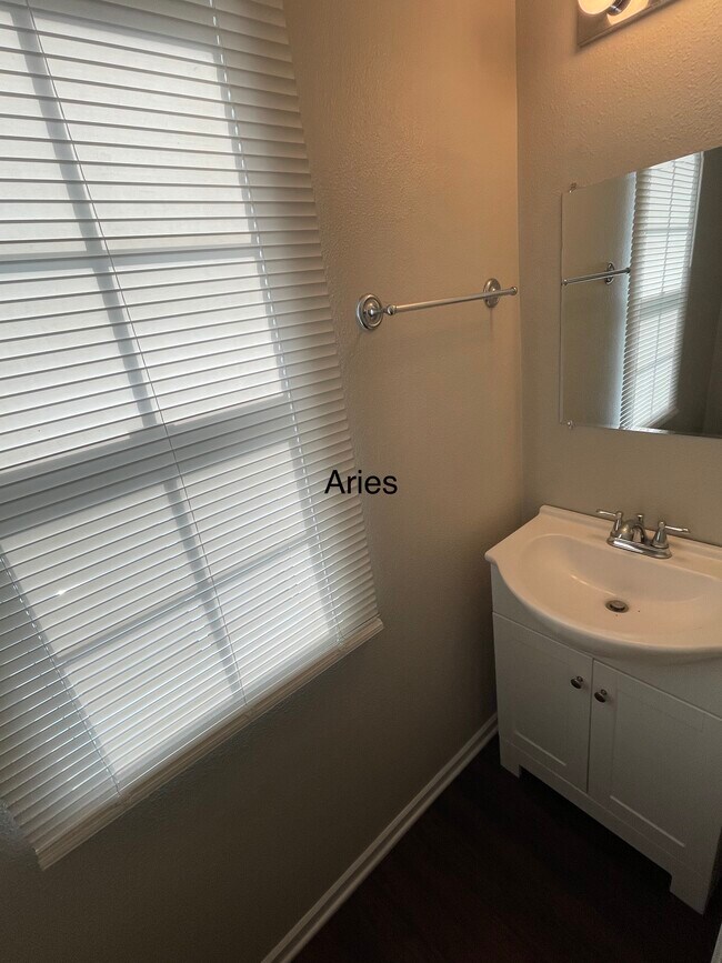 Foto del edificio - 8028 Cork Bend Ln