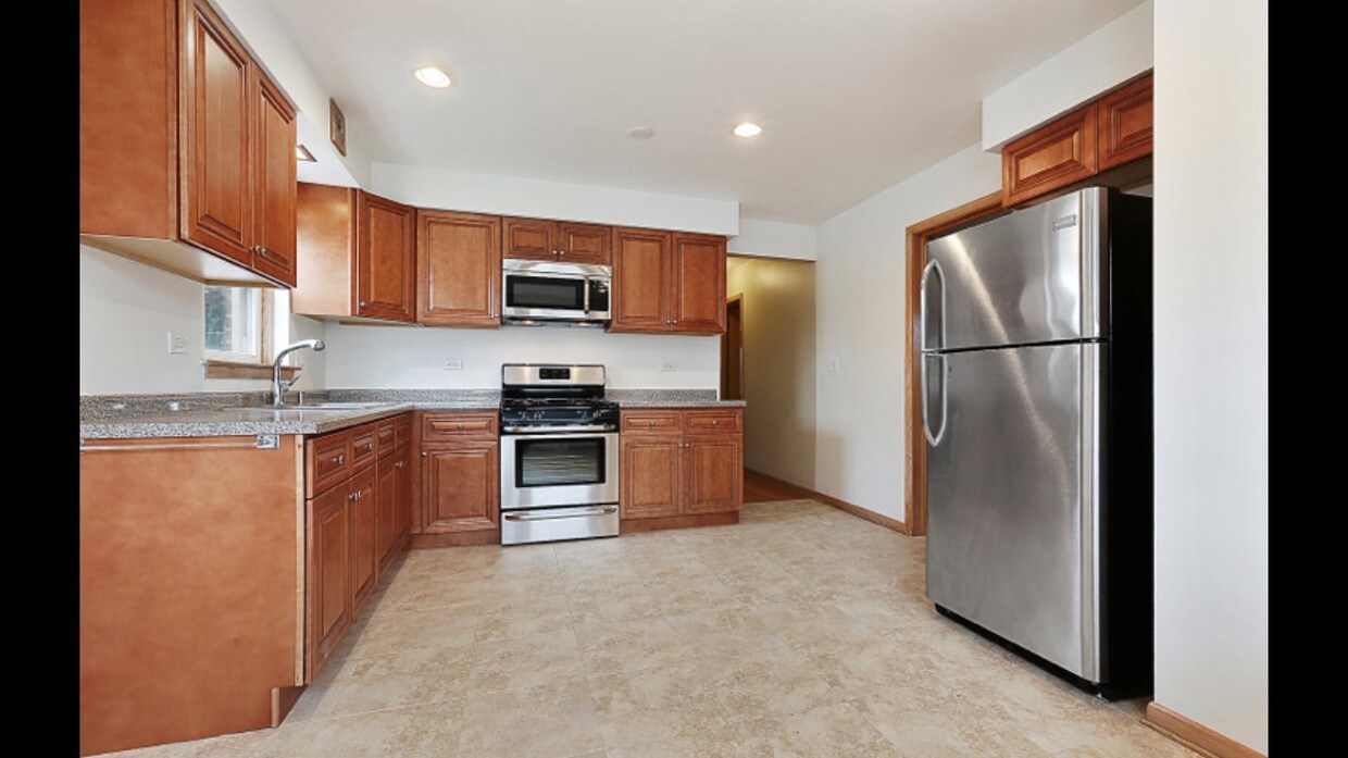 8008 W Lawrence Ave, Norridge, IL 60706 Apartments in Norridge, IL