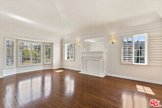 Building Photo - 918 1/2 Serrano Ave