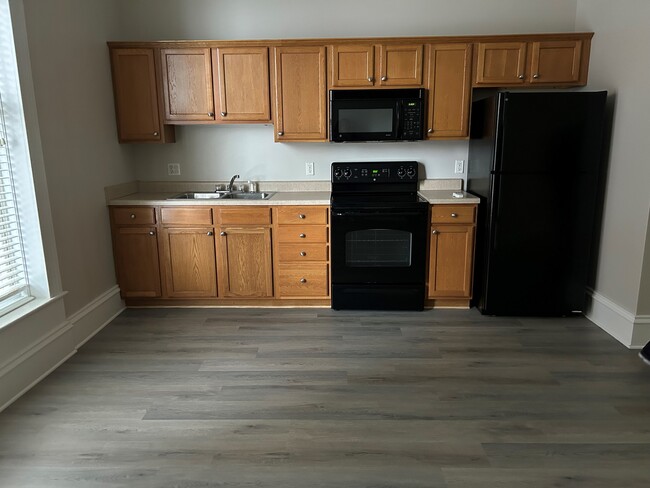 Kitchen - 200 E 9th St