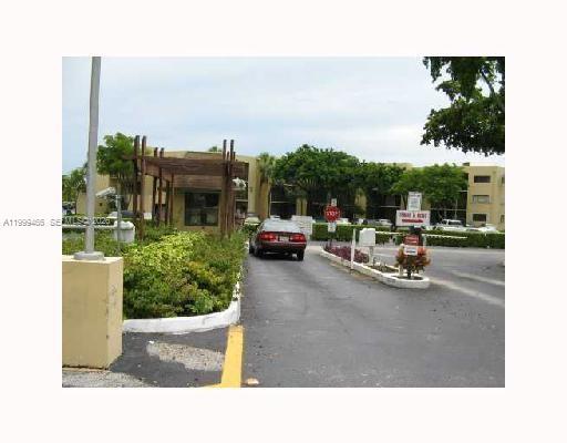 Foto del edificio - 8075 SW 107th Ave