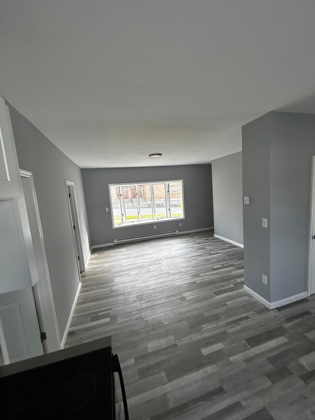 Building Photo - 19 Landfield Ave