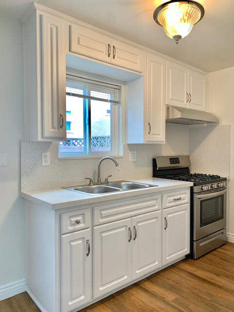 Kitchen - 1910 Warfield Ave