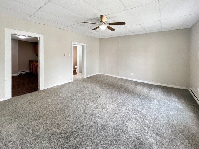 Building Photo - 200 Danis St