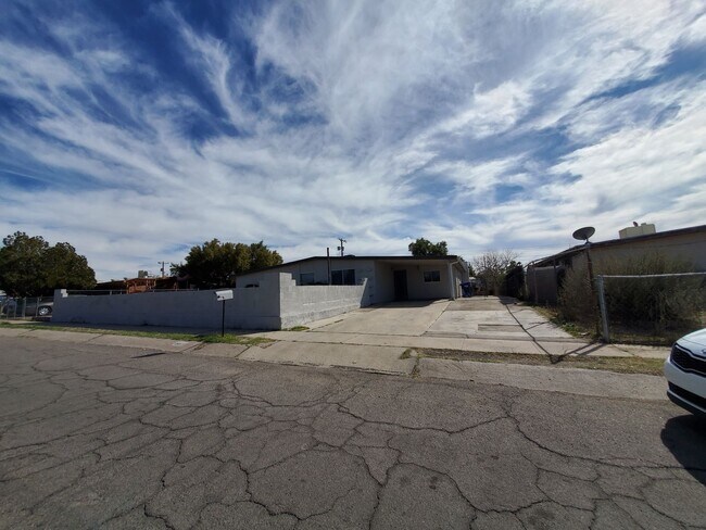 Photo - 4 bedrooms and 2 bathrooms with A/C. House