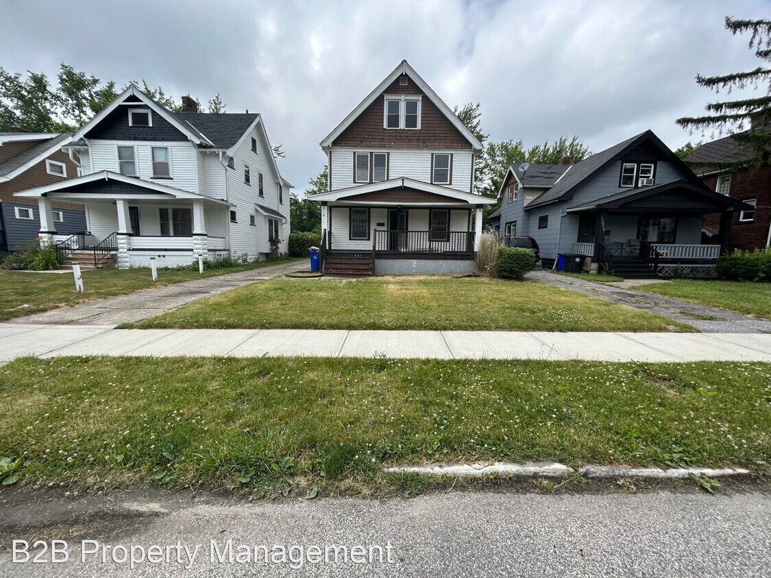 Primary Photo - 5 br, 2 bath House - 13405 Svec Ave.