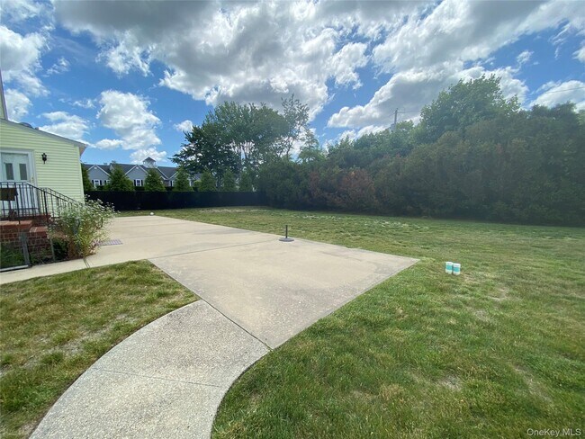 Foto del edificio - 60 Schmeelk Pl