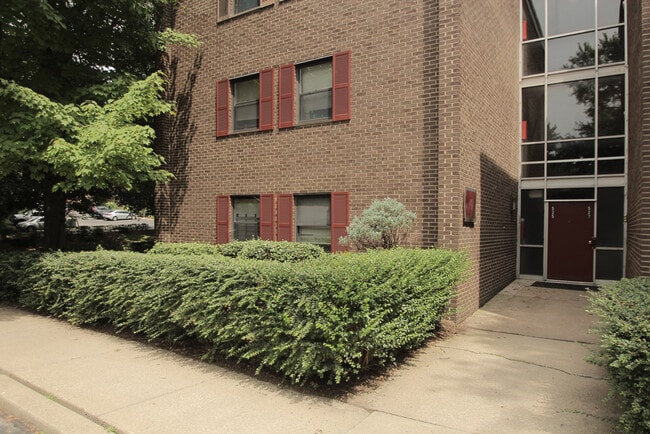 Building Photo - 527 Todd St